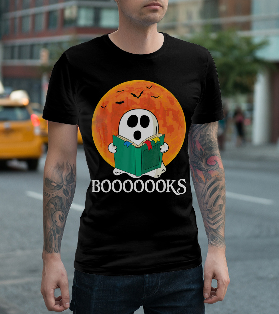 Funny Halloween Booooks Cute Ghost Reading with Full Moon and Bats T-Shirt