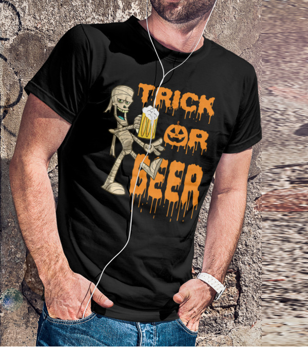 Trick Or Beer Mummy With Pumpkin And Mug T-Shirt
