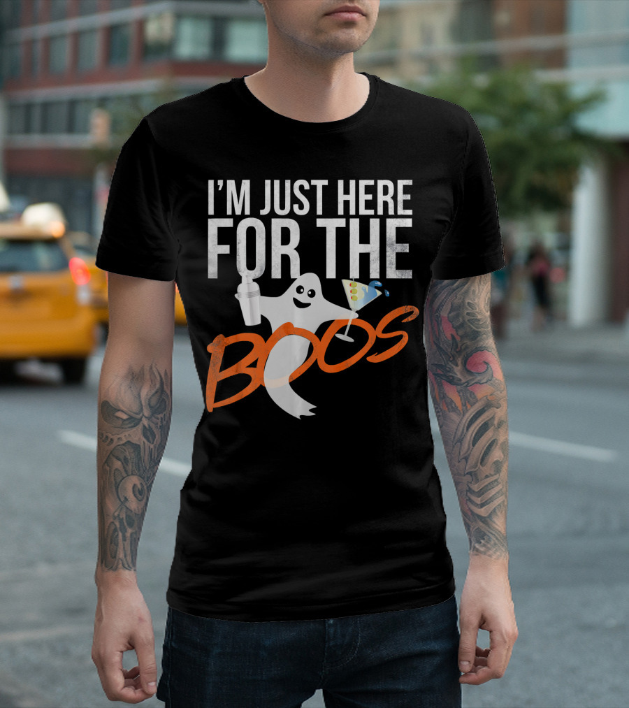 I'm Just Here For The Boos Ghost Holding Cocktail And Drink Shaker T-Shirt