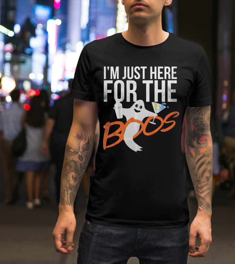 I'm Just Here For The Boos Ghost Holding Cocktail And Drink Shaker T-Shirt