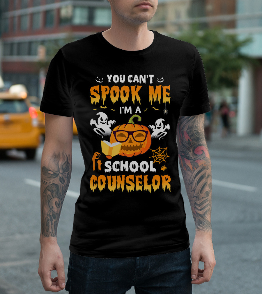You Can't Spook Me I'm a School Counselor Halloween Pumpkin Ghosts Book Spiders T-Shirt