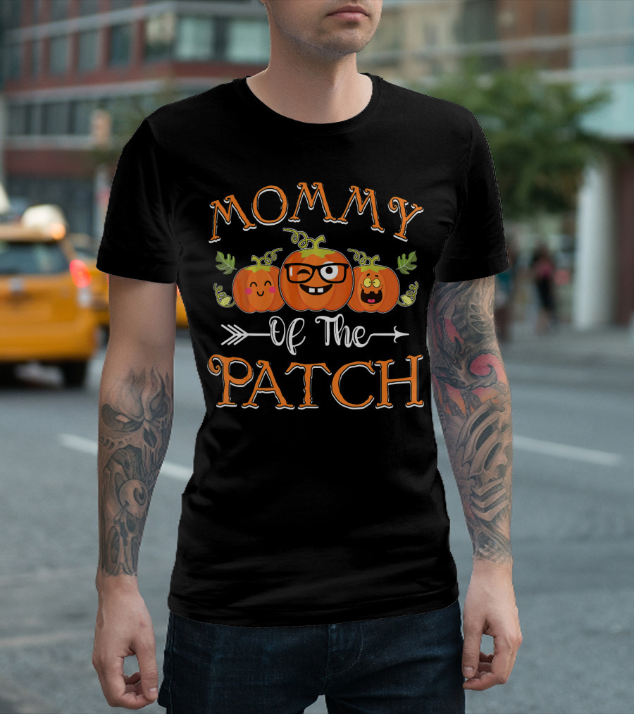 Mommy of The Patch Pumpkin Trio with Cute Faces and Glasses T-Shirt