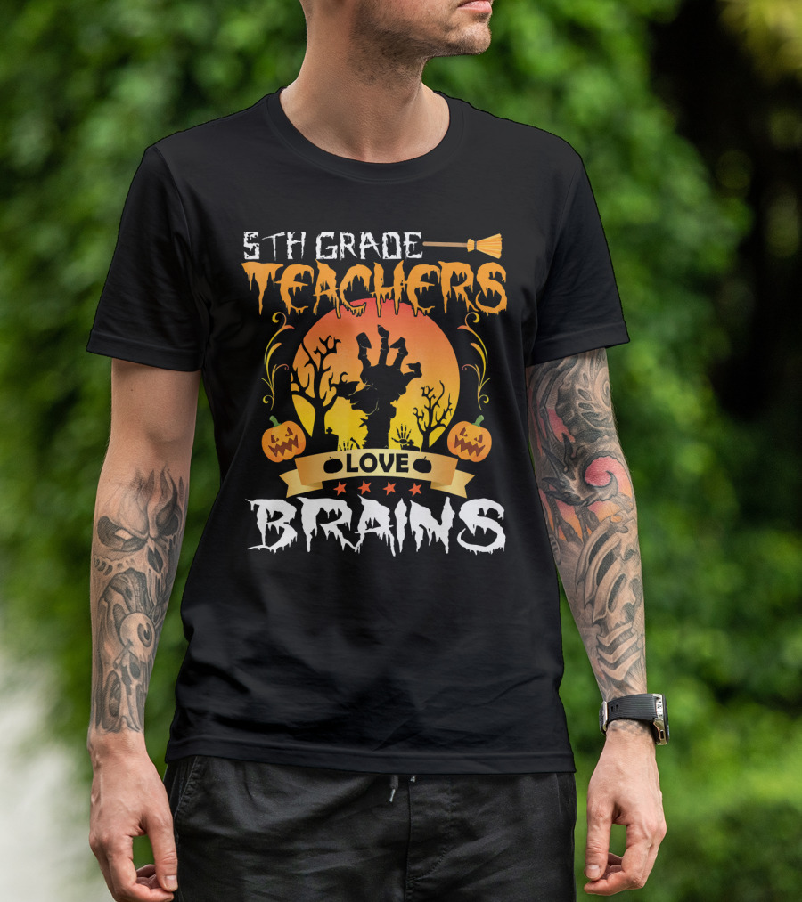 5th Grade Teachers Love Brains Tomb Pumpkin Moon T-Shirt