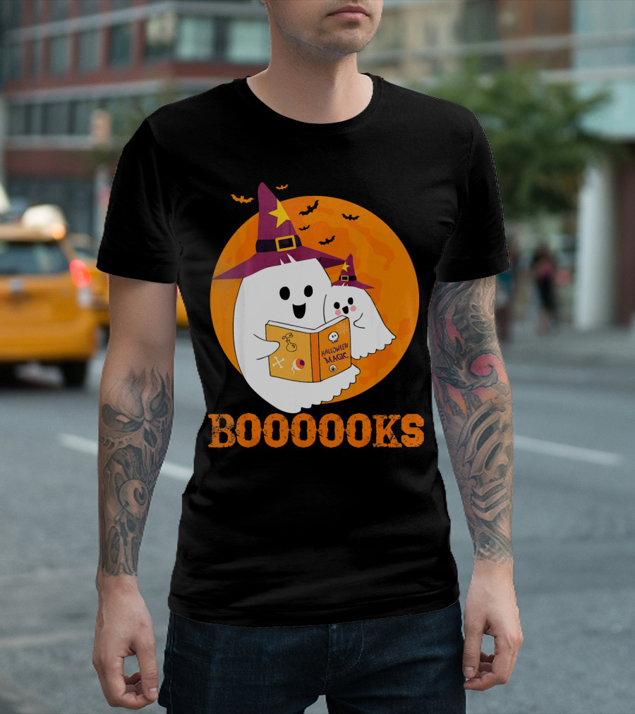 BOOOOKS Halloween Magic Ghosts Reading In Witch Hats T-Shirt