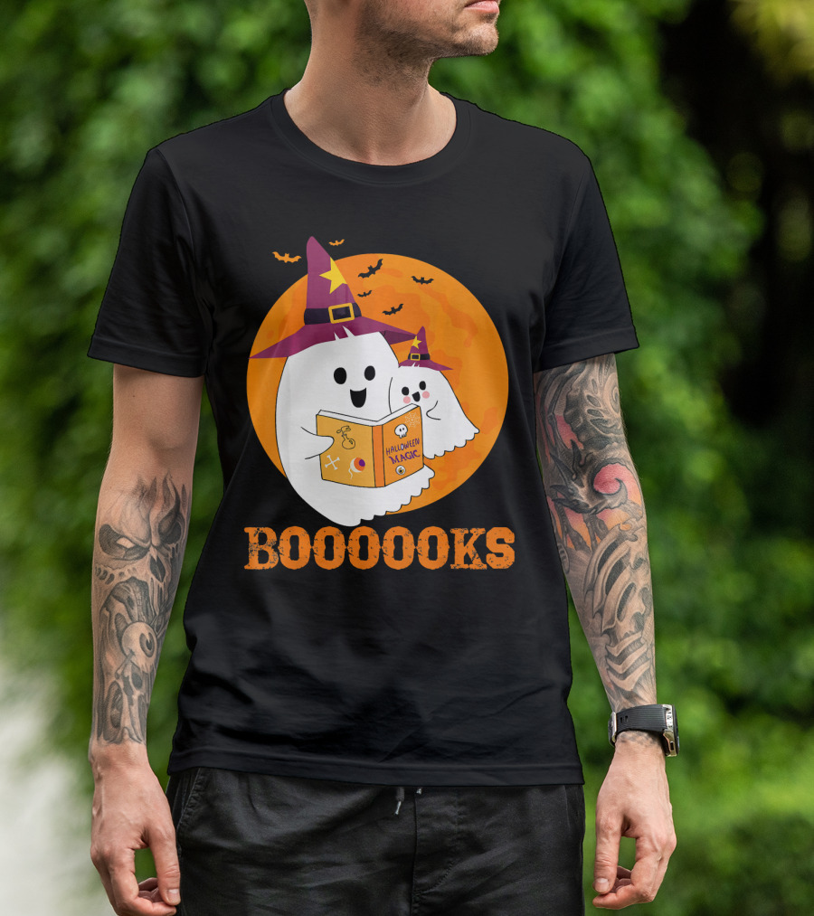 BOOOOKS Halloween Magic Ghosts Reading In Witch Hats T-Shirt