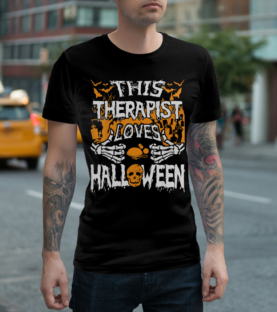 This Therapist Loves Halloween Skeletons Pumpkins Bats Skulls T-Shirt
