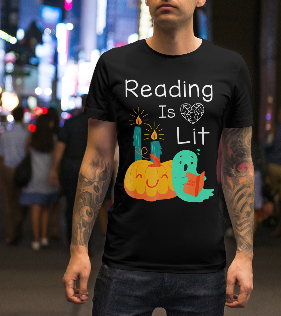 Reading Is Lit Teacher Librarian Halloween Costume Pumpkin Ghost Candles T-Shirt