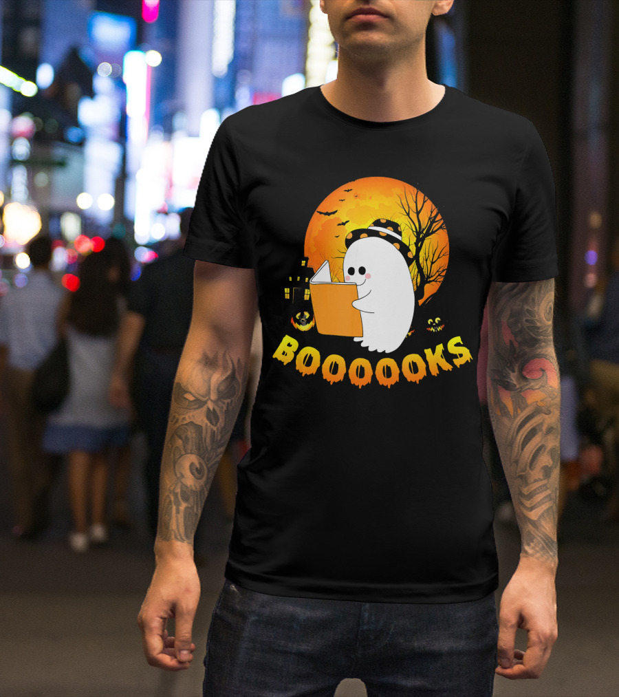 Booooooks Cute Ghost Reading Halloween Book Full Moon Scene T-Shirt