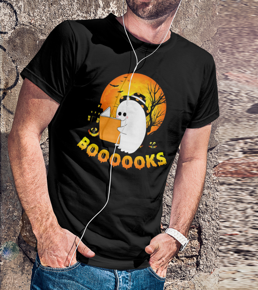 Booooooks Cute Ghost Reading Halloween Book Full Moon Scene T-Shirt