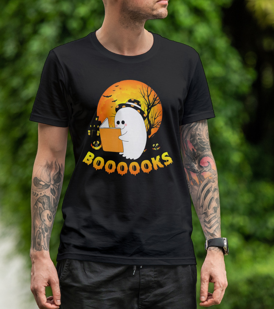 Booooooks Cute Ghost Reading Halloween Book Full Moon Scene T-Shirt