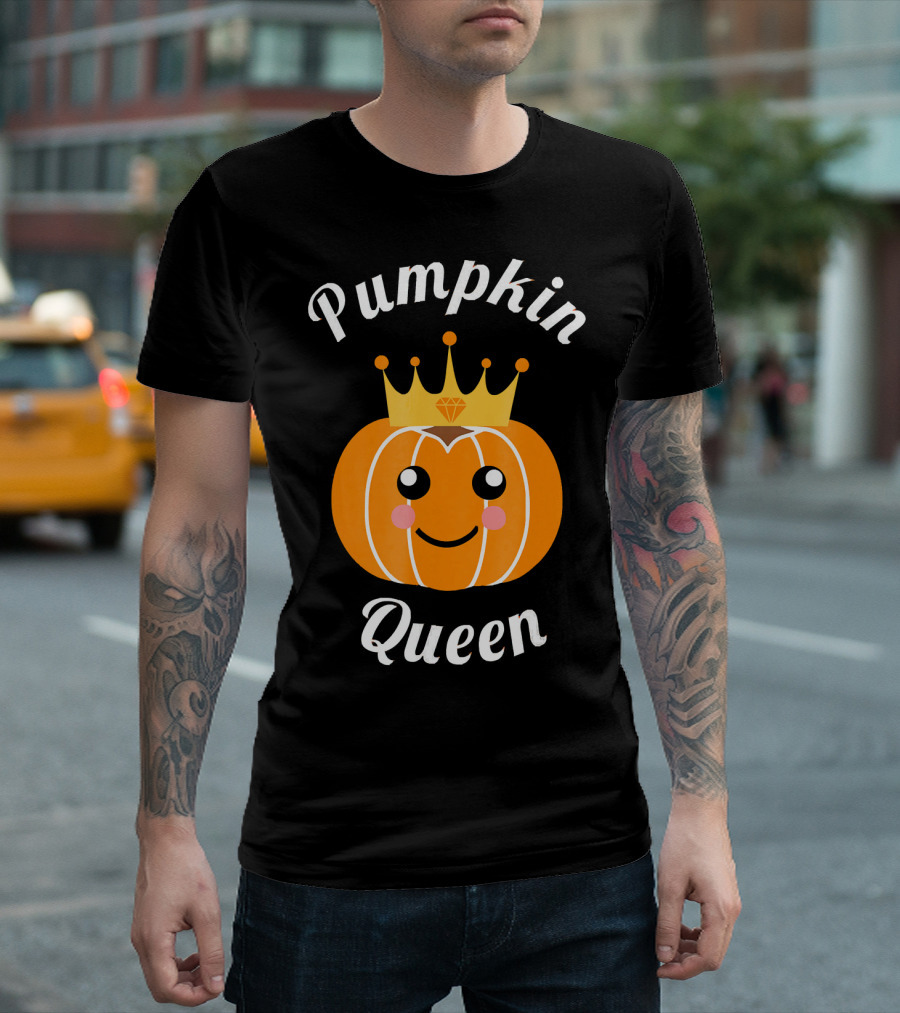 Pumpkin Queen Cute Pumpkin with Crown and Smile T-Shirt