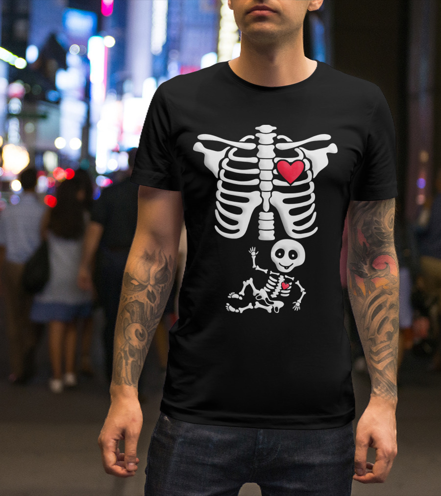 Pregnant Skeleton With Heart Ribcage And Smiling Baby Skeleton T-Shirt
