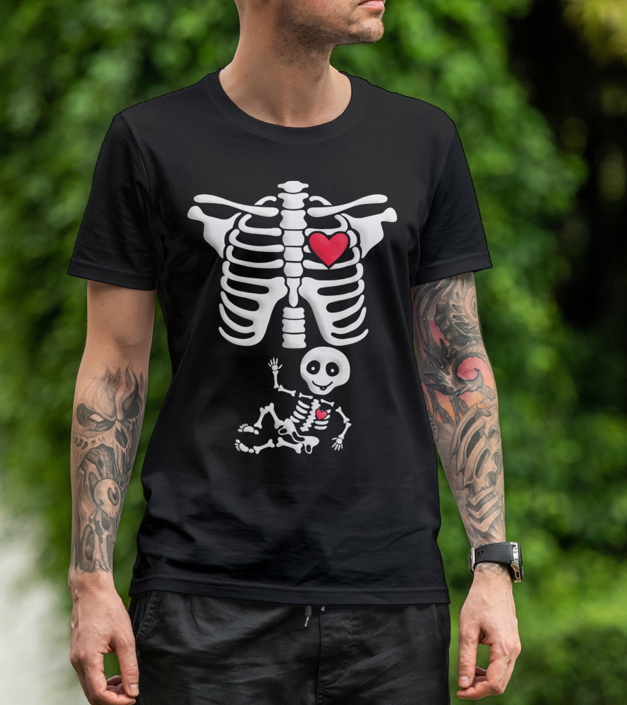 Pregnant Skeleton With Heart Ribcage And Smiling Baby Skeleton T-Shirt