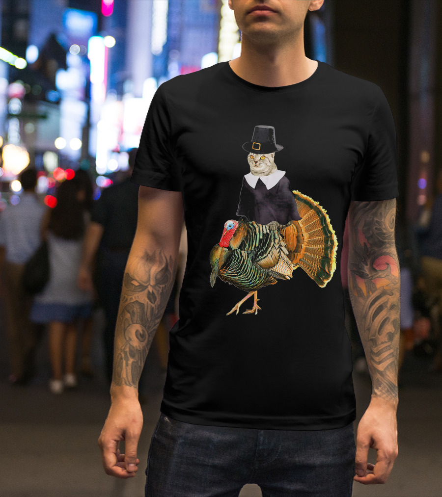 Cat In Pilgrim Outfit On Thanksgiving Turkey T-Shirt