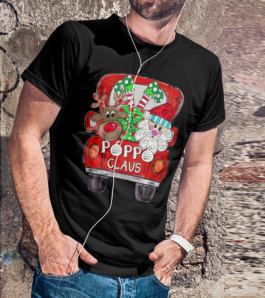 Red Truck With Poppo Claus, Reindeer, And Christmas Gifts T-Shirt
