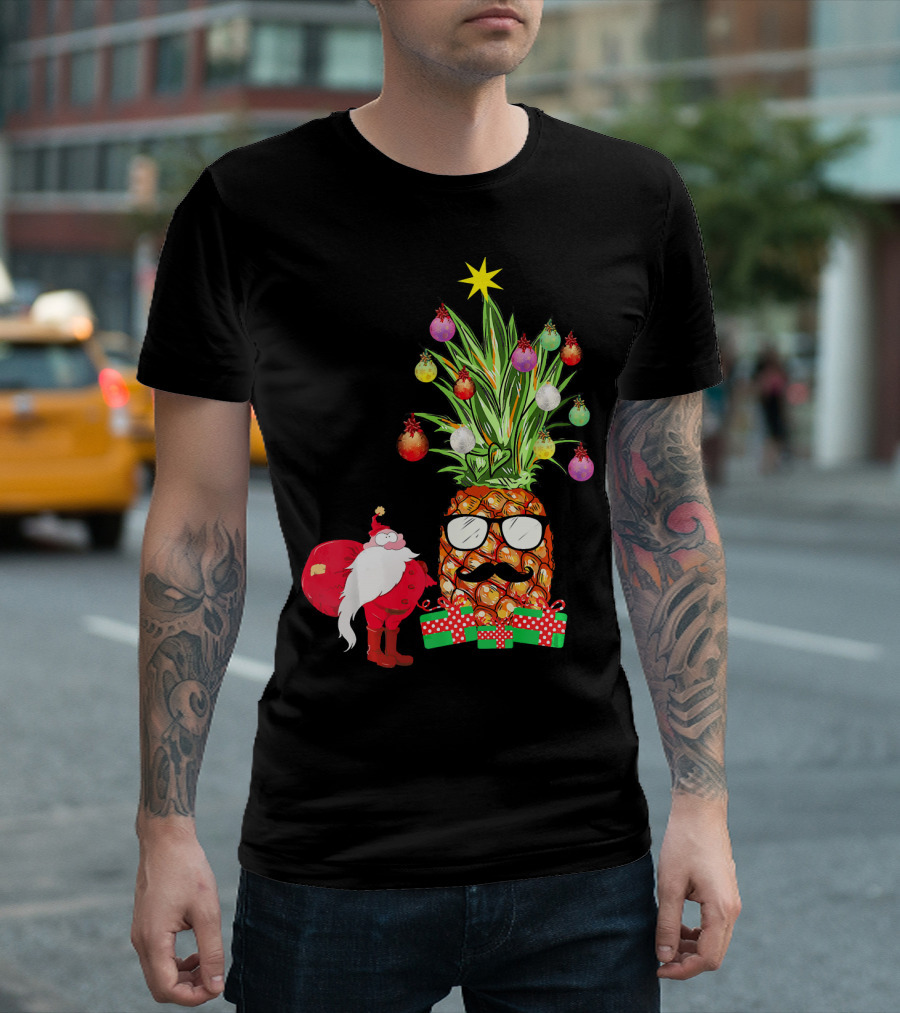 Santa Pineapple Christmas Tree With Gifts And Ornaments T-Shirt