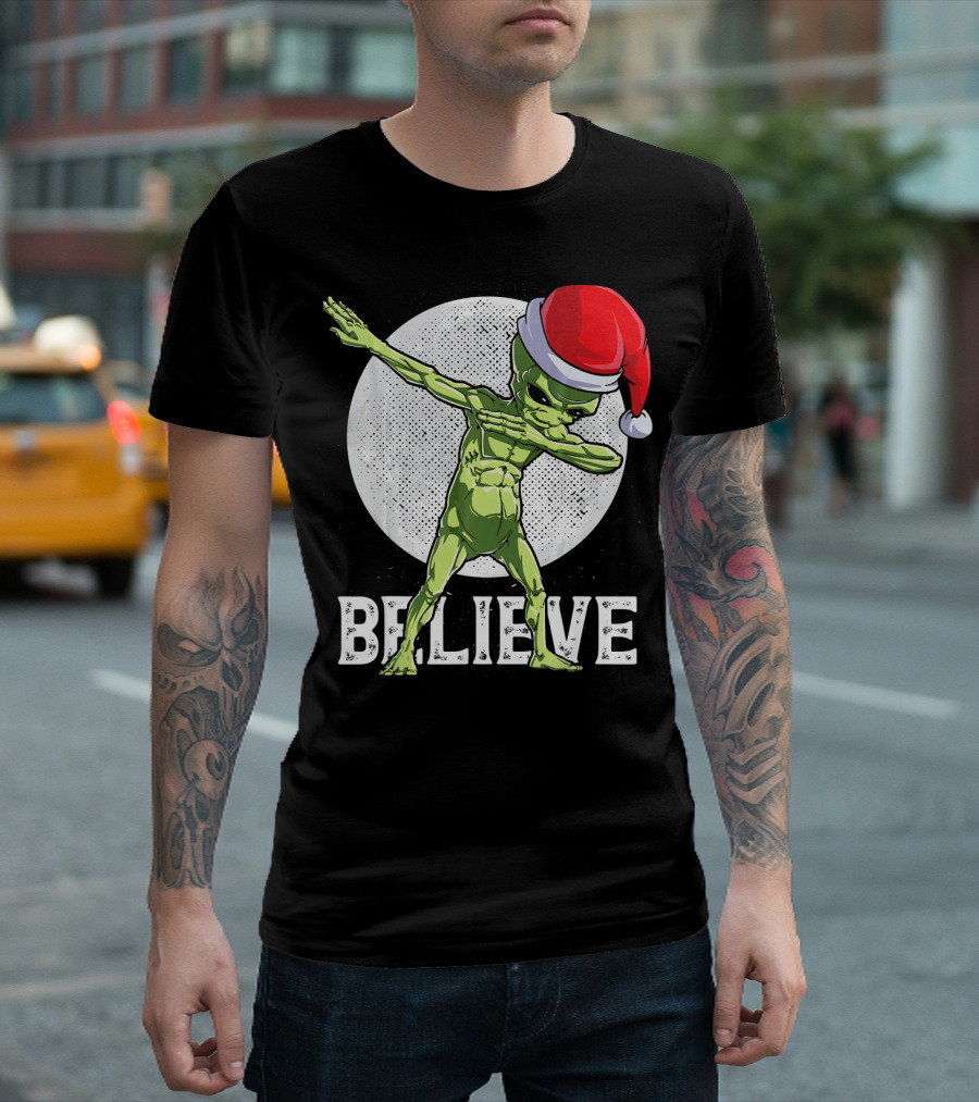 Believe Dabbing Alien Santa Hat Christmas Boys T-Shirt