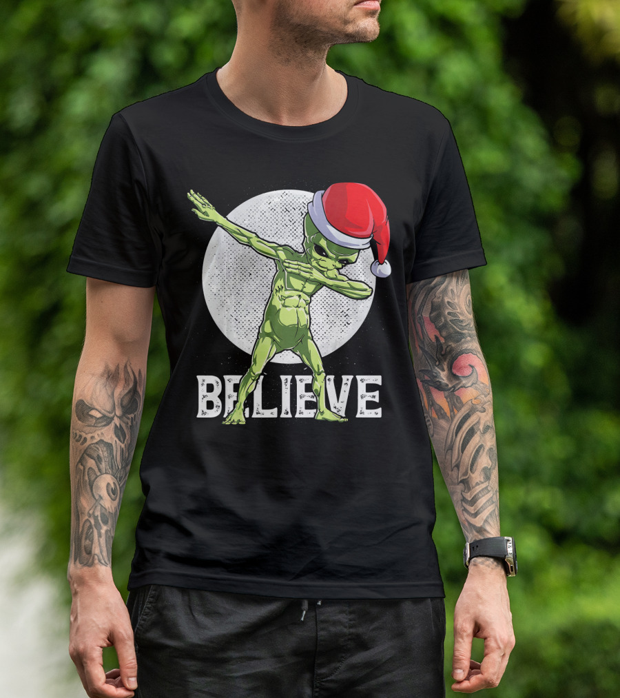 Believe Dabbing Alien Santa Hat Christmas Boys T-Shirt