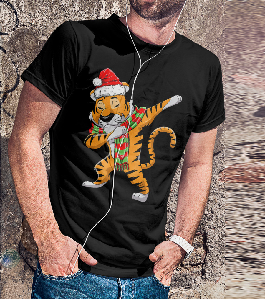 Dabbing Santa Tiger With Christmas Scarf T-Shirt