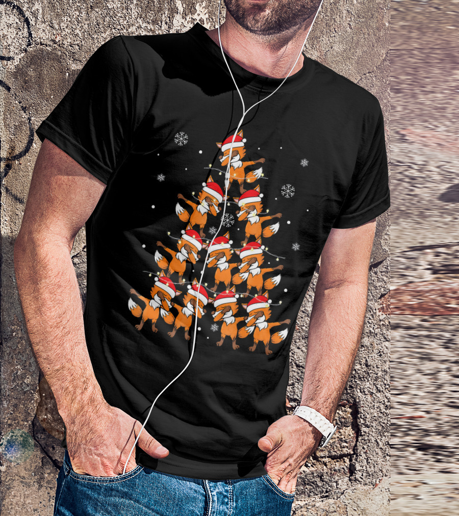 Dabbing Foxes Christmas Tree With Santa Hats And Snowflakes T-Shirt