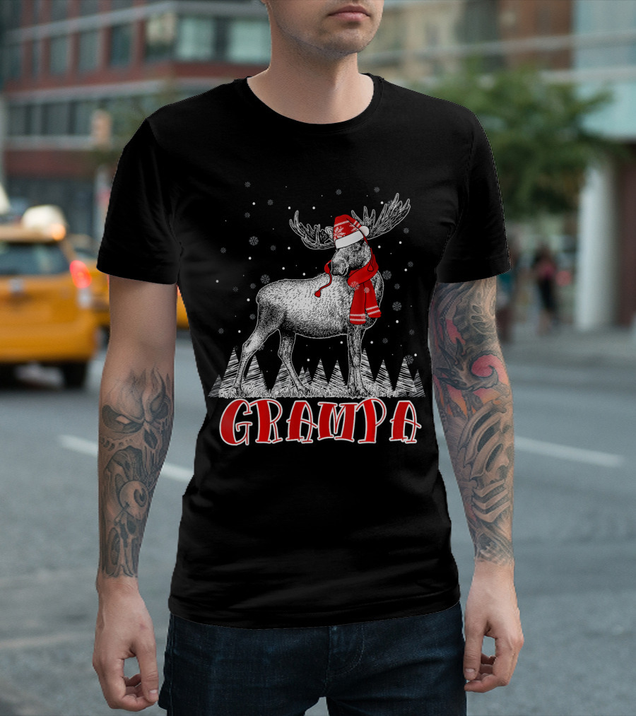 Grampa Moose Santa Hat Family Christmas Matching T-Shirt