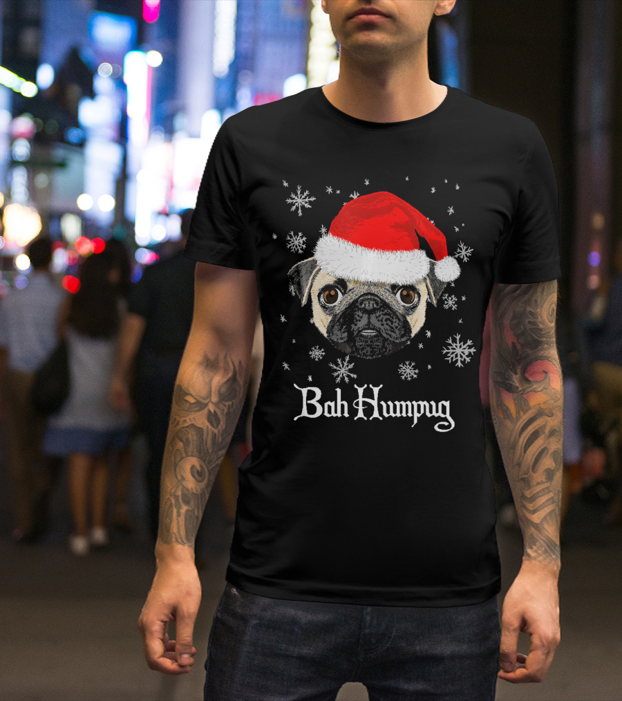 Bah Humpug Funny Christmas Pug Lover Santa Hat Snowflakes T-Shirt