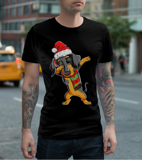 Dabbing Dachshund Santa With Christmas Hat And Scarf T-Shirt