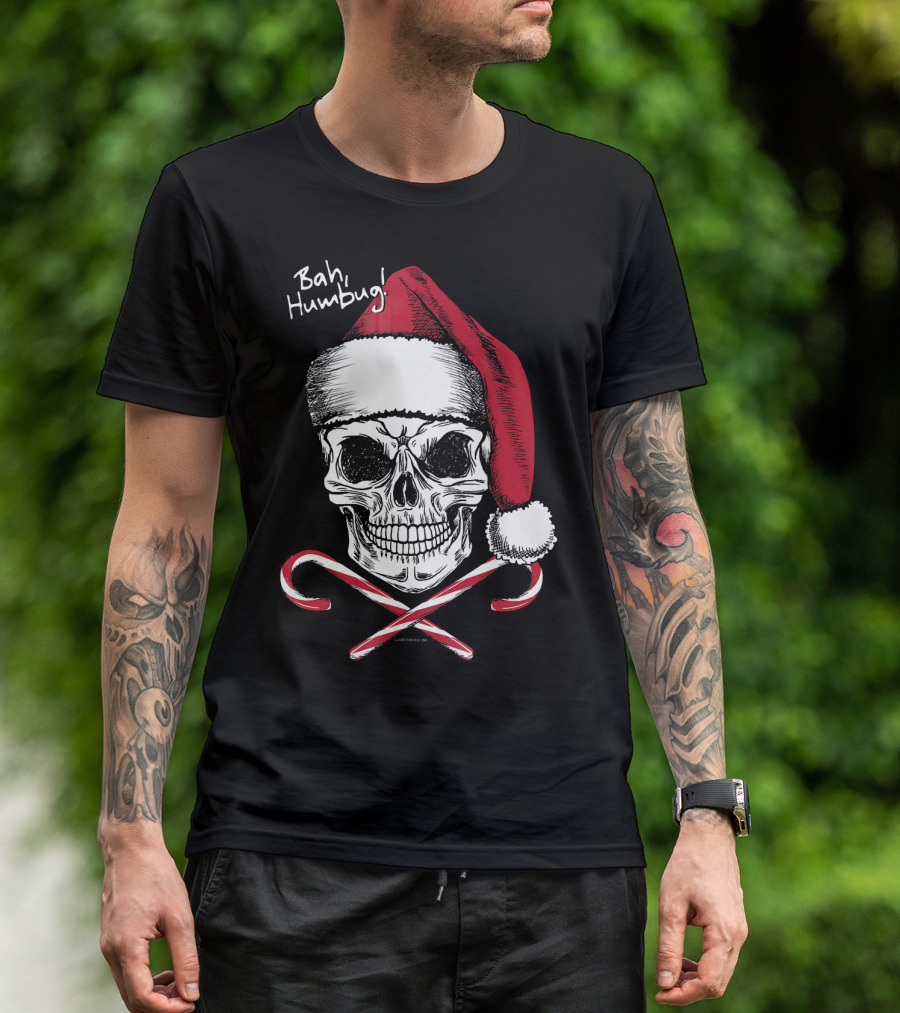 Bah Humbug Skull With Santa Hat And Candy Canes Christmas Funny Santa T-Shirt