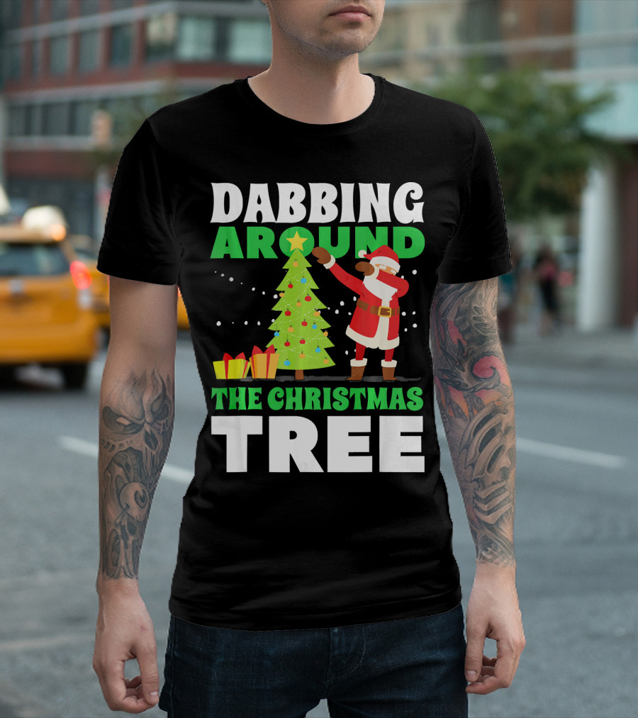 Dabbing Around The Christmas Tree Kris Kringle Merry Christmas San T-Shirt