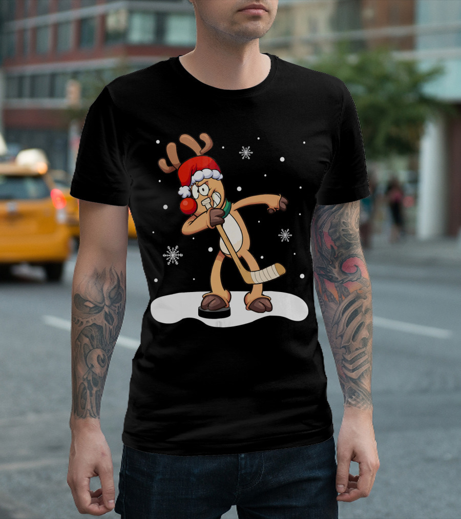 Funny Dabbing Reindeer Playing Ice Hockey Xmas Snowflakes T-Shirt
