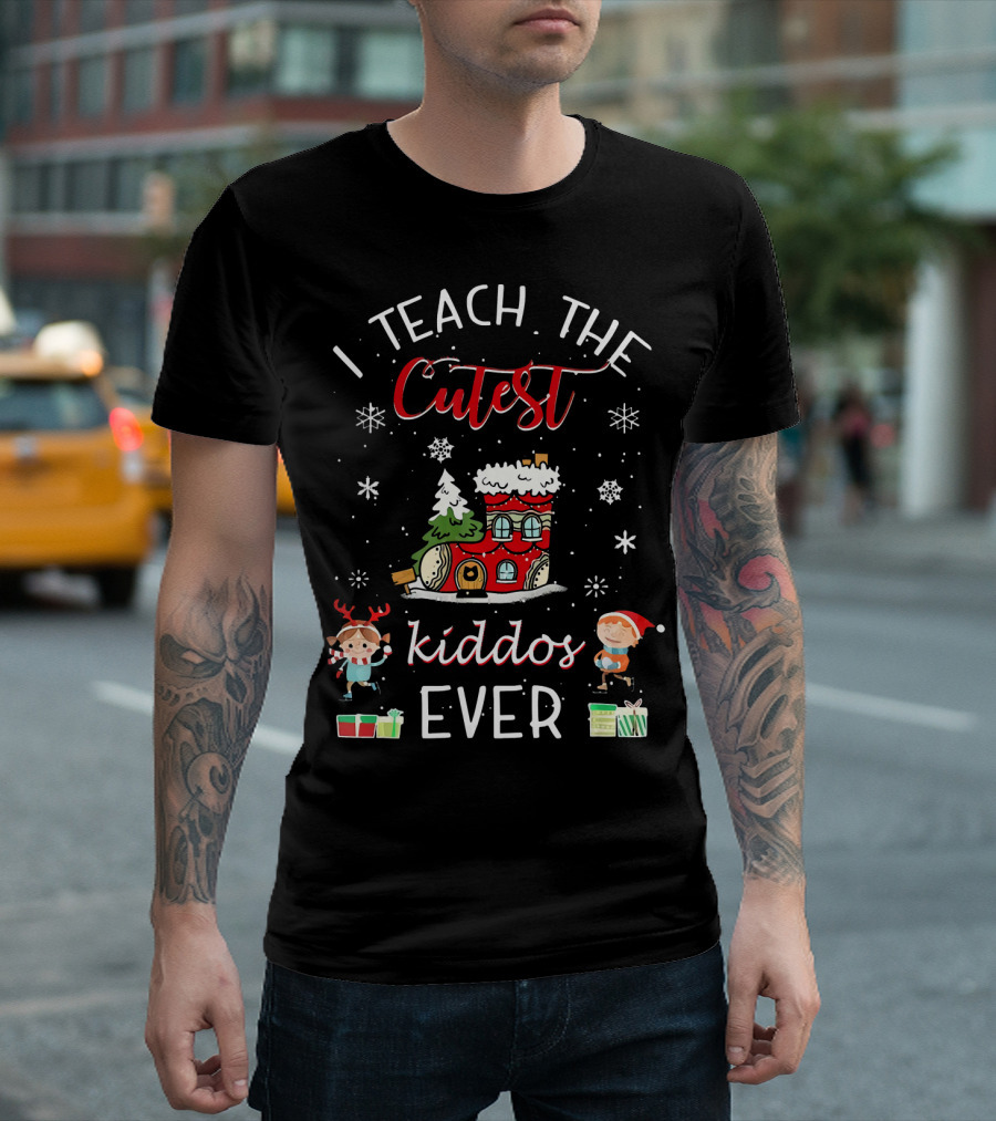 I Teach The Cutest Kiddos Ever Christmas Snowflakes House Elves T-Shirt