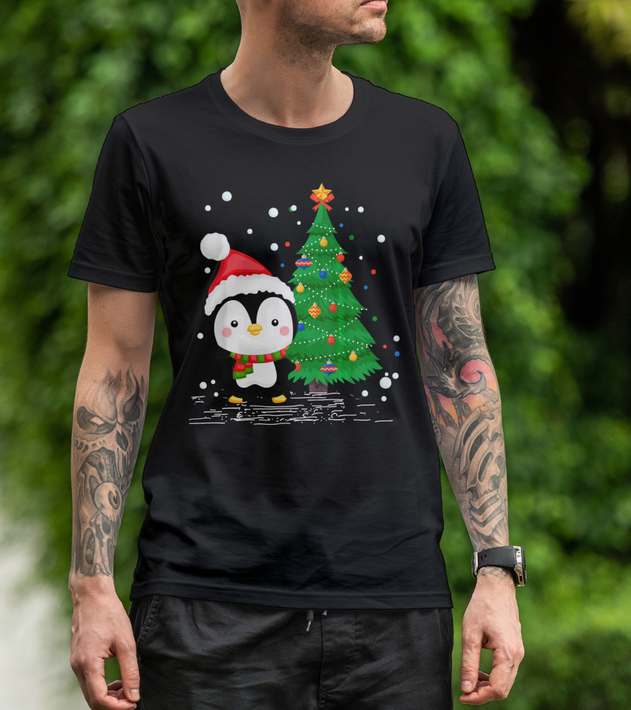 Funny Penguin Lover Santa Hat Christmas Tree Pengu T-Shirt