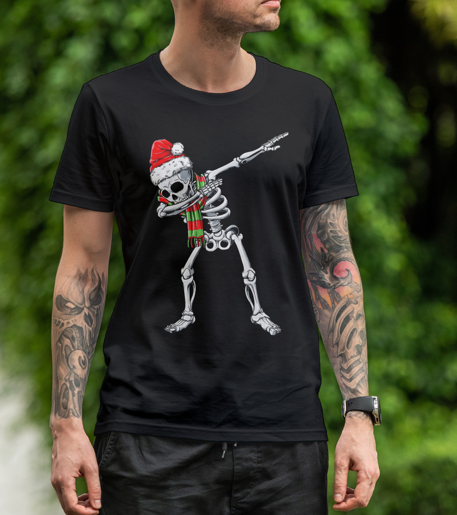 Dabbing Santa Skeleton Christmas Hat And Scarf T-Shirt