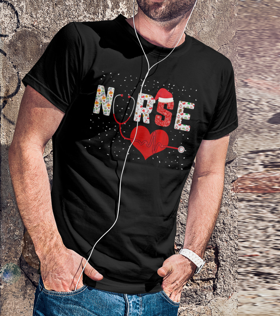 Nurse Christmas Heart Stethoscope Snowflakes Santa Hat T-Shirt