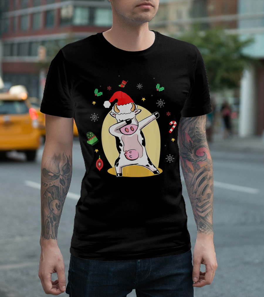 Cute Cow Dabbing Merry Santa Hat Christmas Candy Cane Snowflakes T-Shirt