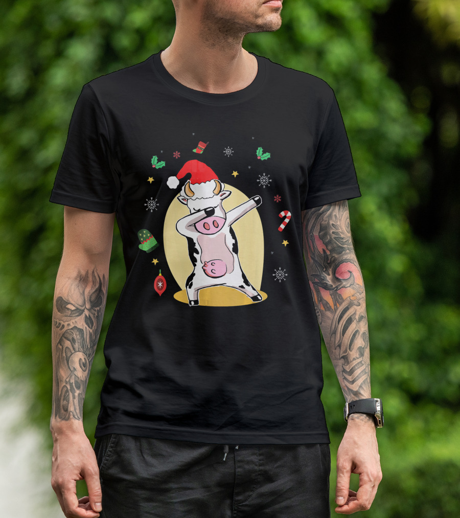 Cute Cow Dabbing Merry Santa Hat Christmas Candy Cane Snowflakes T-Shirt