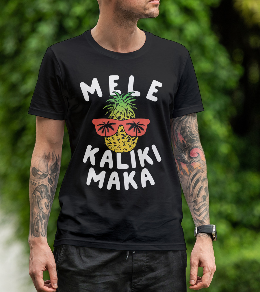 Mele Kalikimaka Pineapple With Sunglasses And Palm Trees T-Shirt