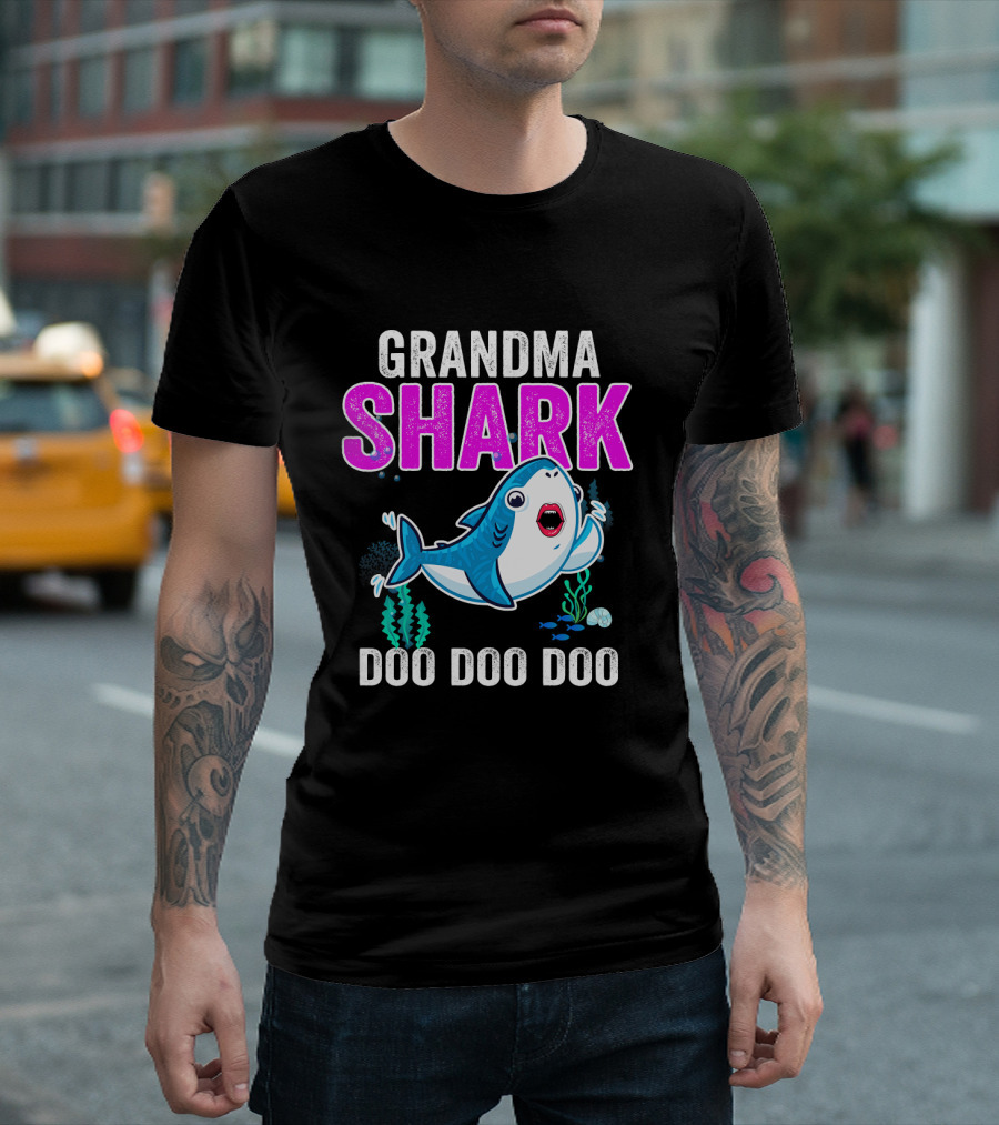 Grandma Shark Doo Doo Doo Christmas T-Shirt