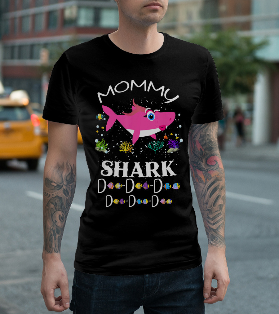 Mommy Shark Doo Doo Doo Colorful Underwater Scene T-Shirt
