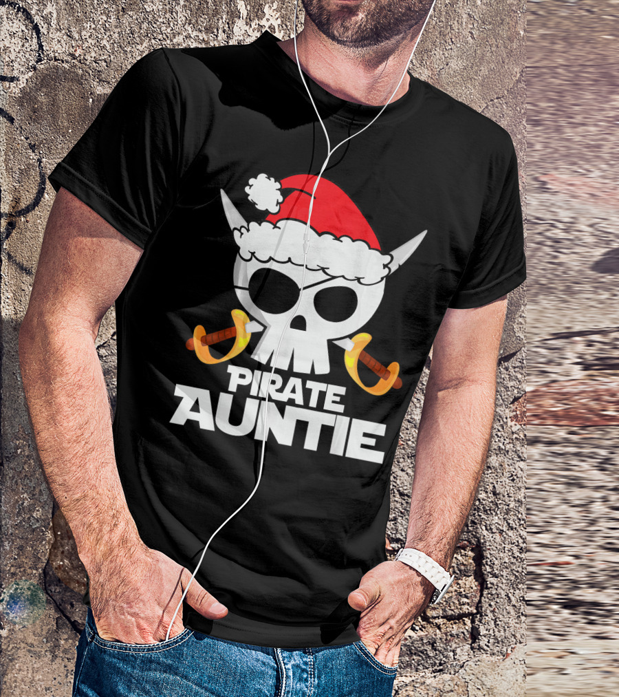Pirate Auntie Christmas Skull Santa Hat Funny T-Shirt