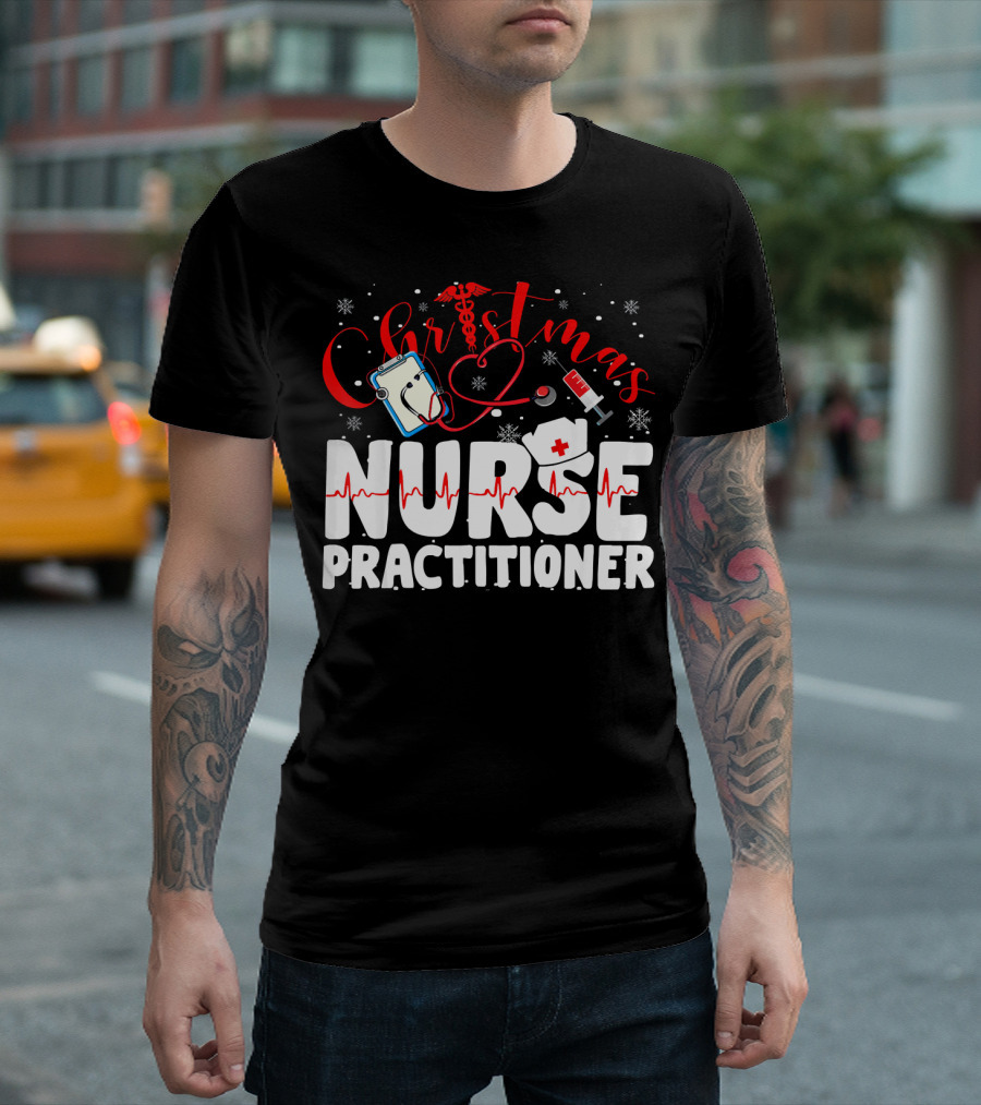 Christmas Nurse Practitioner Funny Nurse Clipboard Syringe Snowflakes T-Shirt