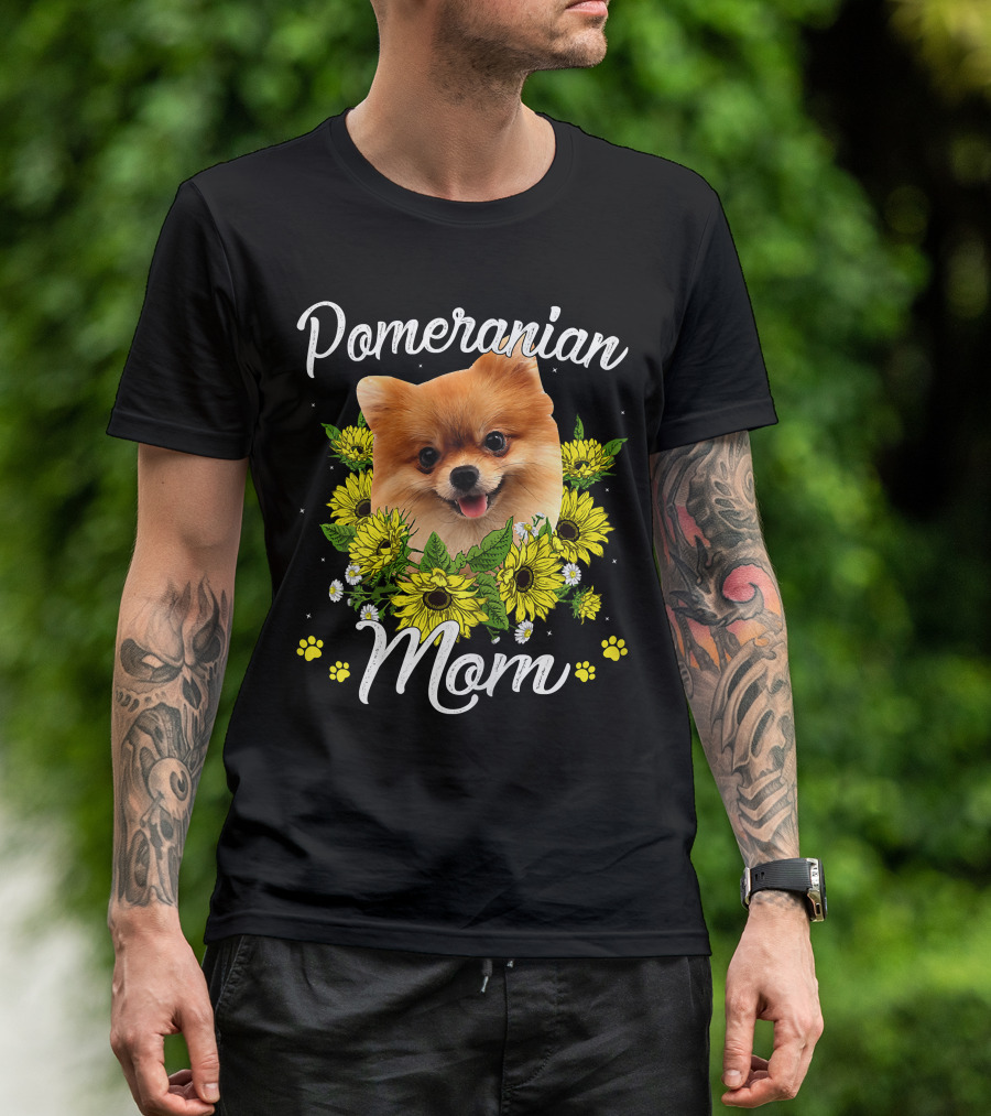 Pomeranian Mom Sunflowers Mother's Day T-Shirt
