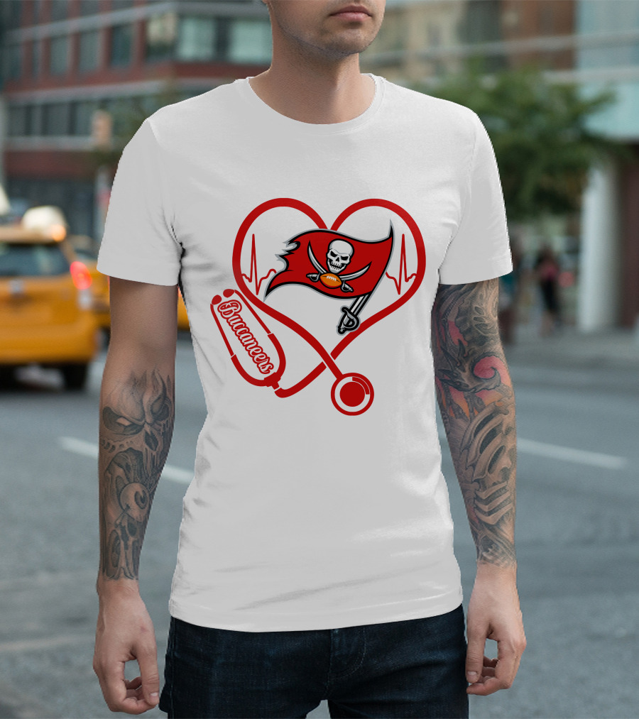 Nurse Buccaneers Heart Stethoscope Tampa Bay Flag T-Shirt