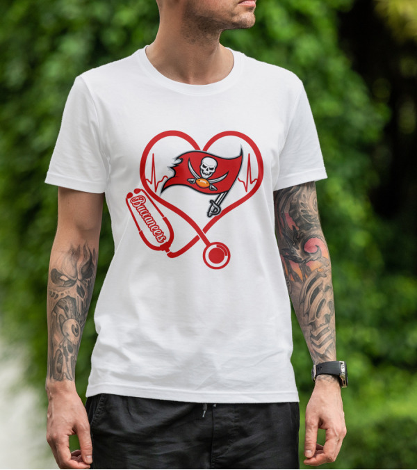 Nurse Buccaneers Heart Stethoscope Tampa Bay Flag T-Shirt