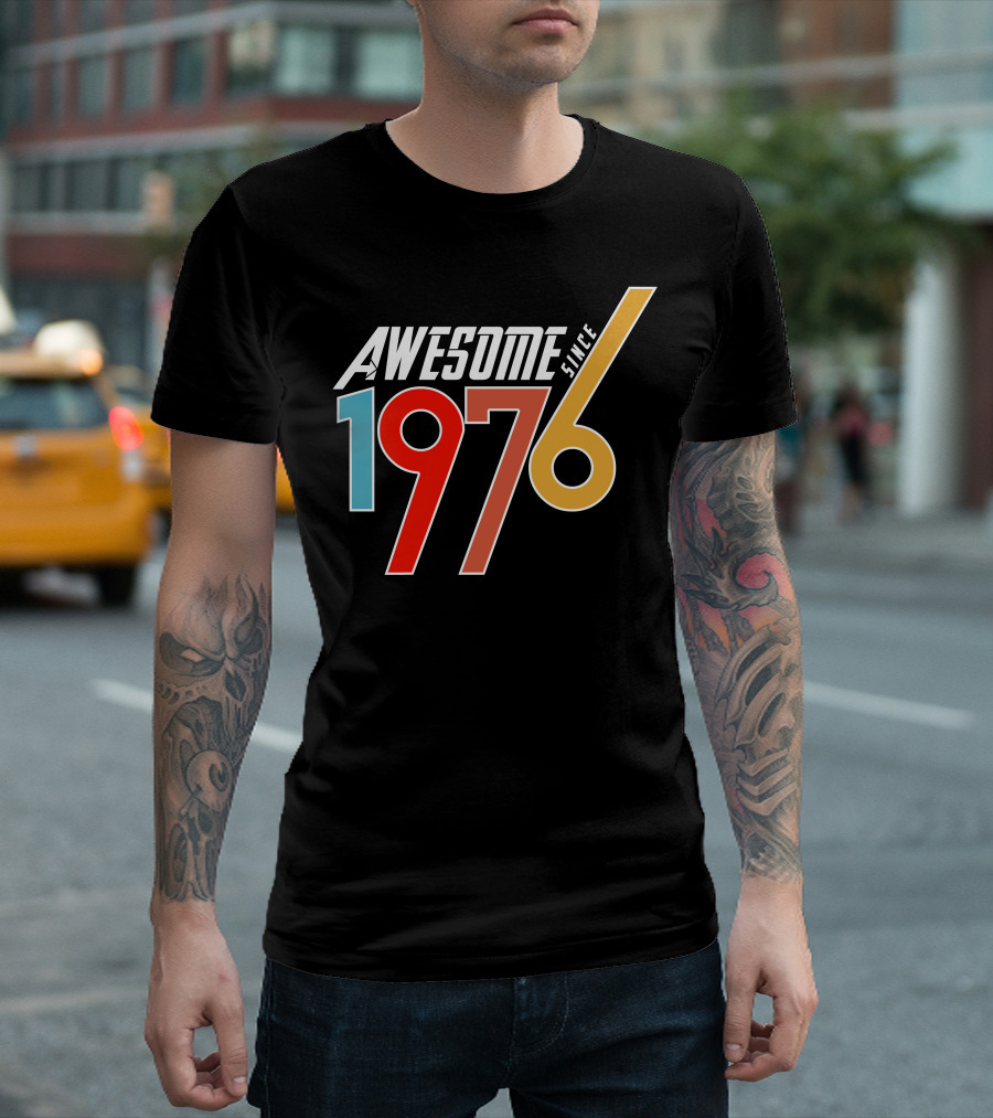 Awesome 1976 Vintage Birthday Year T-Shirt